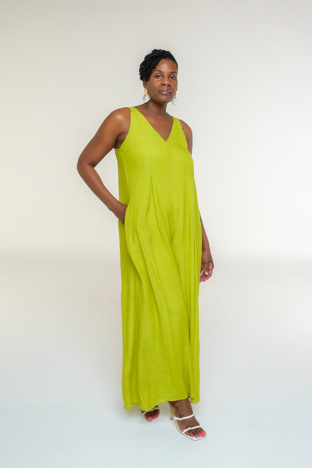 Loose Fit Strapless Jumpsuit – Perfect for Every Occasion  Elevate your style with our Deep Lime Loose Fit Woven Jumpsuit. This chic piece is designed to offer both comfort and fashion-forward flair. Ideal for those looking to make a statement, this jumpsuit is a must-have addition to your wardrobe.  Key Features:  Loose Fit: Ensures a comfortable and relaxed wear. Woven Jumpsuit: Crafted with high-quality woven fabric for durability and style. Pleat Front: Adds a touch of sophistication and elegance.